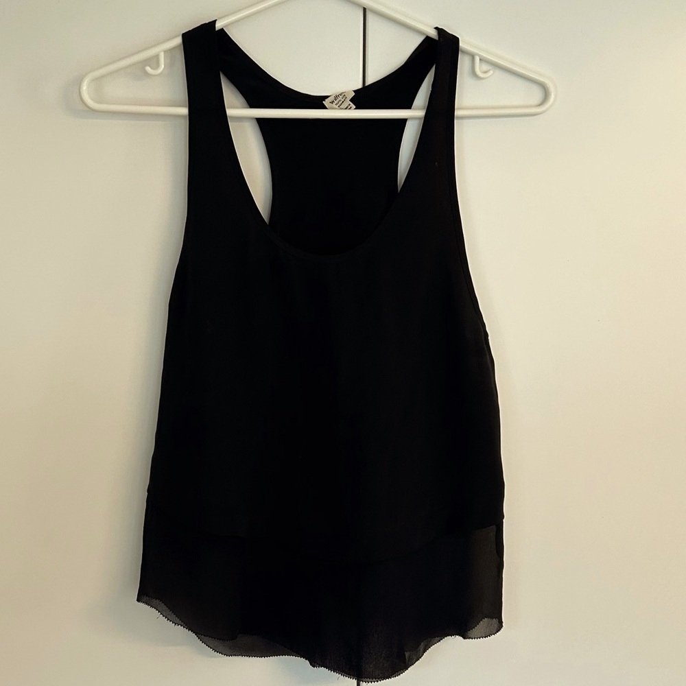 Wilfred black 100% silk ruffled tank top
Size XXS